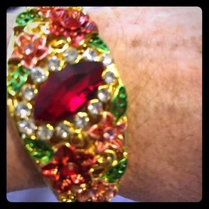 Beautiful new red crystal bangle